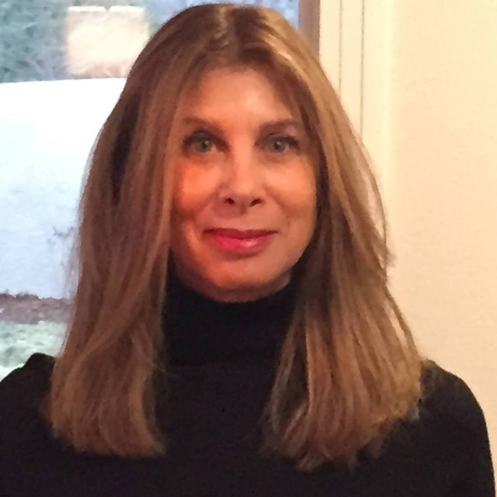 Meet your Posher, Debi